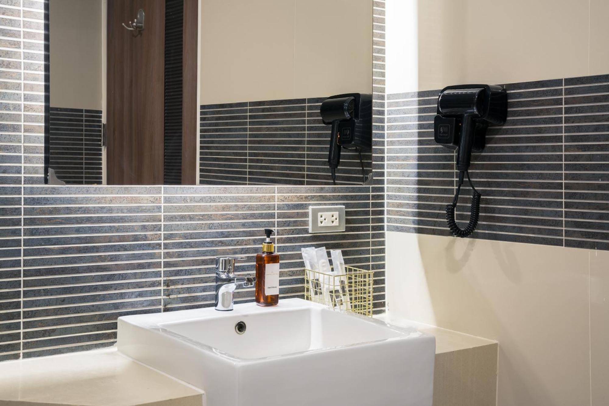 Aspira Suites Sukhumvit 20 Bangkok Extérieur photo